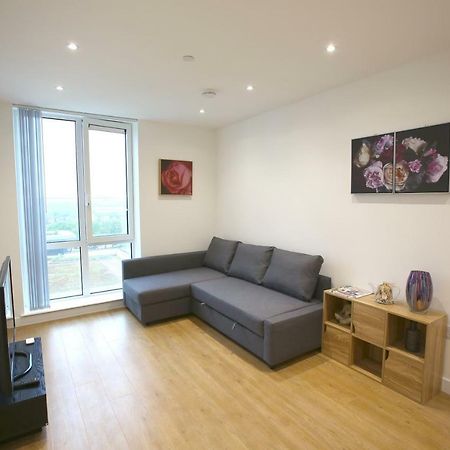 Infinity Apartments Бракнелл Екстер'єр фото