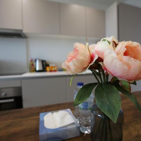 Infinity Apartments Бракнелл Екстер'єр фото